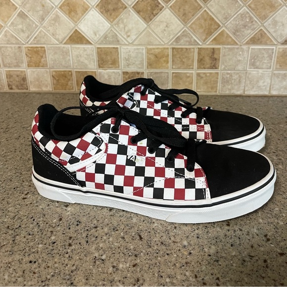 Vans Black and Red Checkerboard Sneaker Youth Size 7 Women’s Size 8.5 - Picture 3 of 9